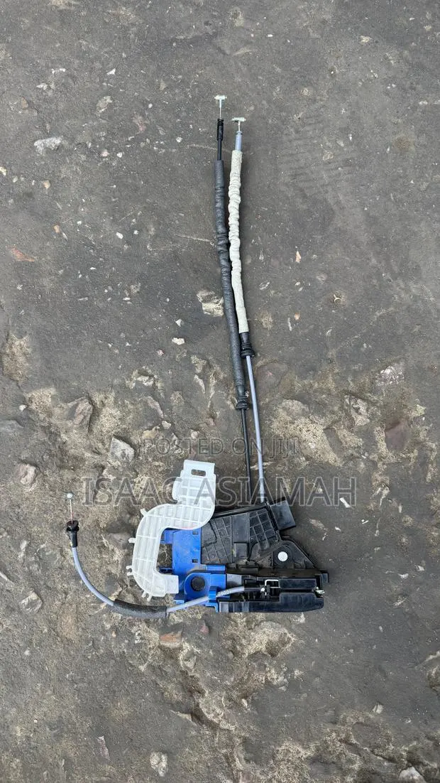 Hyundai Elantra 2016,2017,2018,2019,2020 Door Lock Complete · Photo 1
