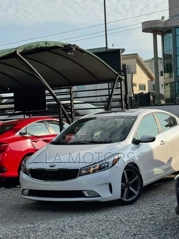Kia Forte 2017 White · Photo 1