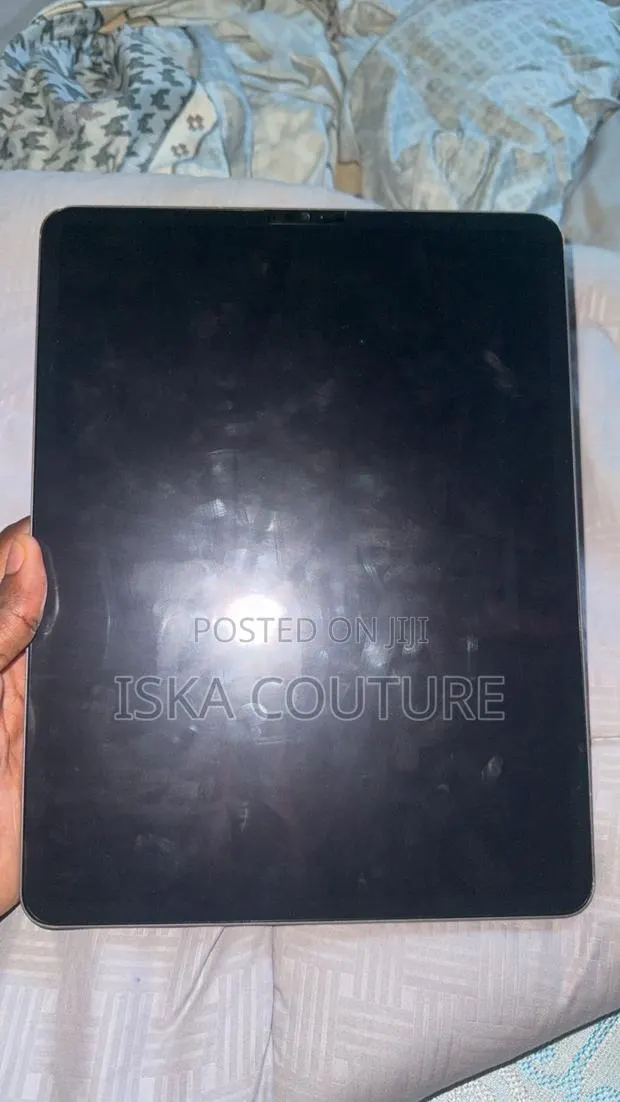 Apple iPad Pro 12.9 (2022) 512 GB Gray · Photo 1