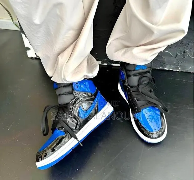 Nike Jordan One Blue Mirror · Photo 1