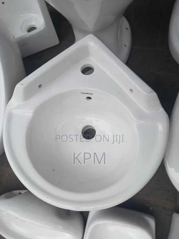 Twyford Ceramic Corner Wall Hung Small Size Basin · Photo 1