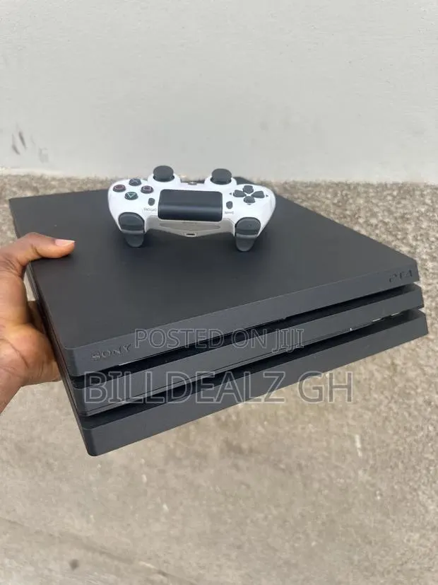 Ps4 Pro 1 Tb With 17 Games of Your Choice · Photo 1