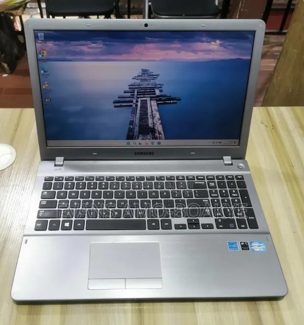 Laptop Samsung NP370R5E 8GB Intel Core i5 HDD 700GB · Photo 1