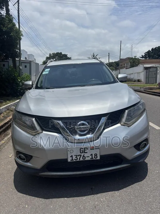 Nissan Rogue SV 4dr SUV AWD (2.5L 4cyl CVT) 2015 Silver · Photo 1