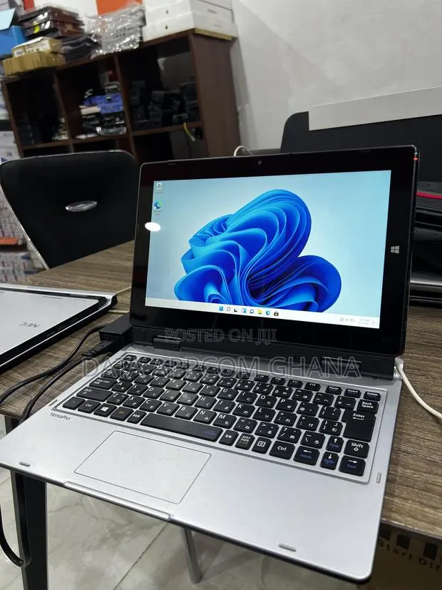 Laptop NEC 8GB Intel Core M3 SSD 128GB · Photo 1