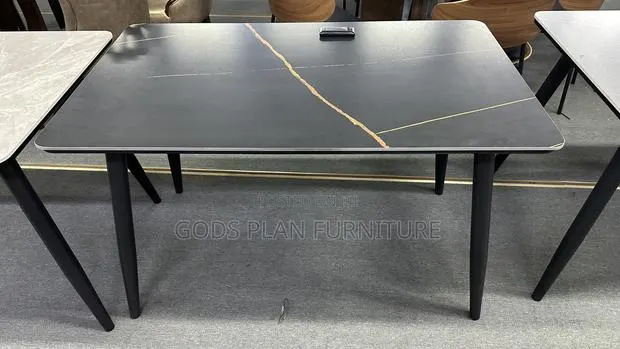 Modern 4-Seater Dining Table (B-2) · Photo 1