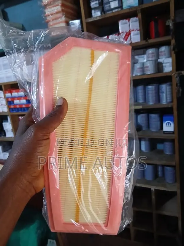 Mercedes-Benz Engine Air Filter Part No ( 271 094 03 04) · Photo 1