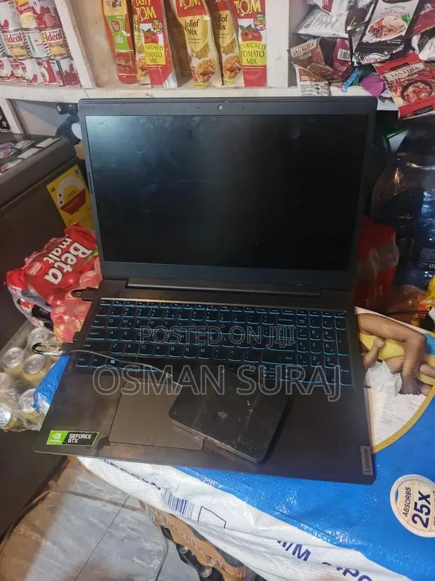 Laptop Lenovo G700 8GB Intel Core i5 HDD+SSD 1T · Photo 1