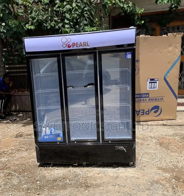 Order Neat PVC-150 3-Door Beverage Display Fridge 950l · Photo 1