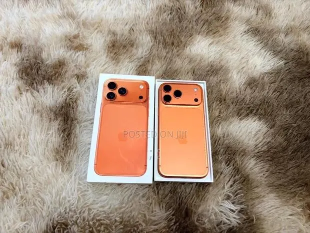 Apple iPhone 17 Pro Max 512 GB Orange · Photo 1