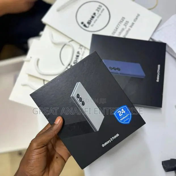 New Samsung Galaxy Z Fold6 512 GB Blue · Photo 1