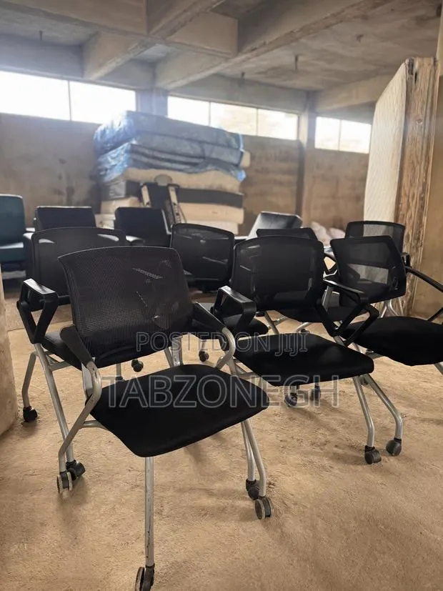 Foldable Office Chairs · Photo 1