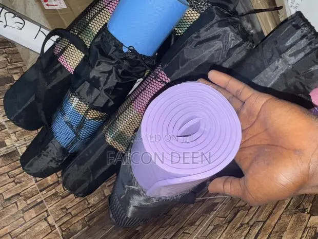 Soft String Luxury Non- Slip Thick Yoga Mats + Free Bag /Courier · Photo 1