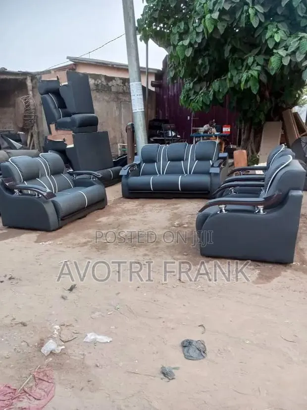 Quality Living Room Furniture · Photo 1