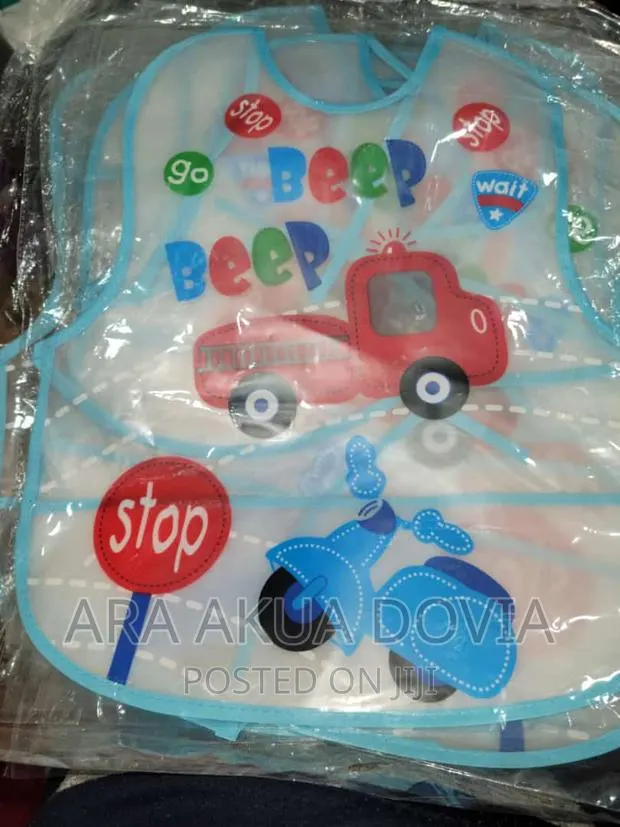 Rubber Bib or Apron for Toddlers · Photo 1