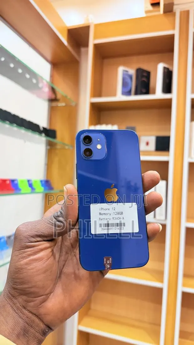 Apple iPhone 12 128 GB Blue · Photo 1