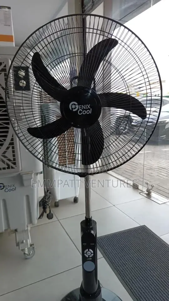 Best 18" Rechargeable Fan · Photo 1