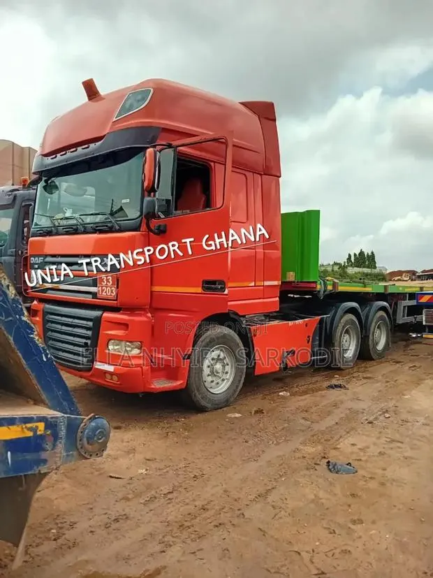 Flat Bed Vehicle for Hiring · Photo 1