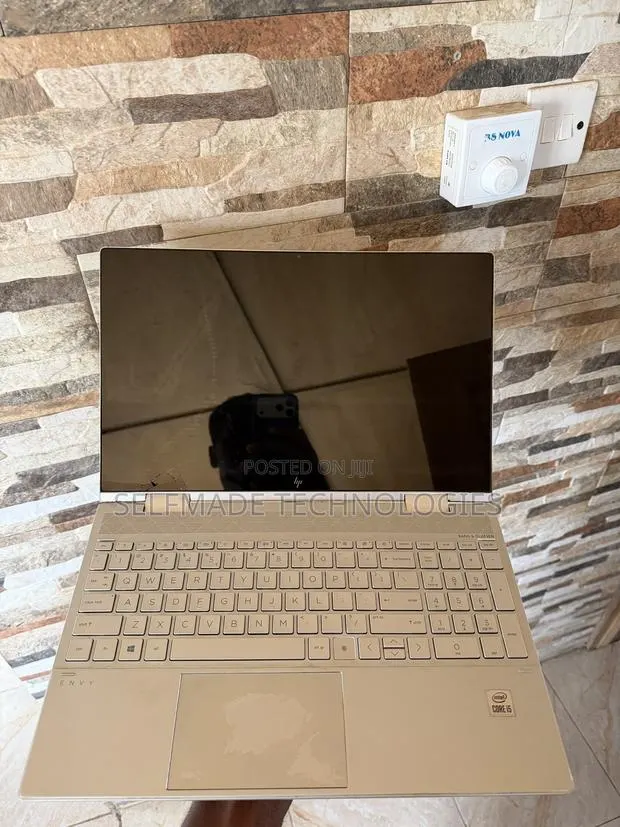 Laptop HP Pavilion x360 8GB Intel Core i5 SSD 256GB · Photo 1