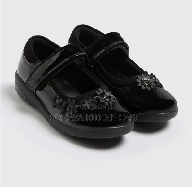 Girls Design Shoes · Photo 1