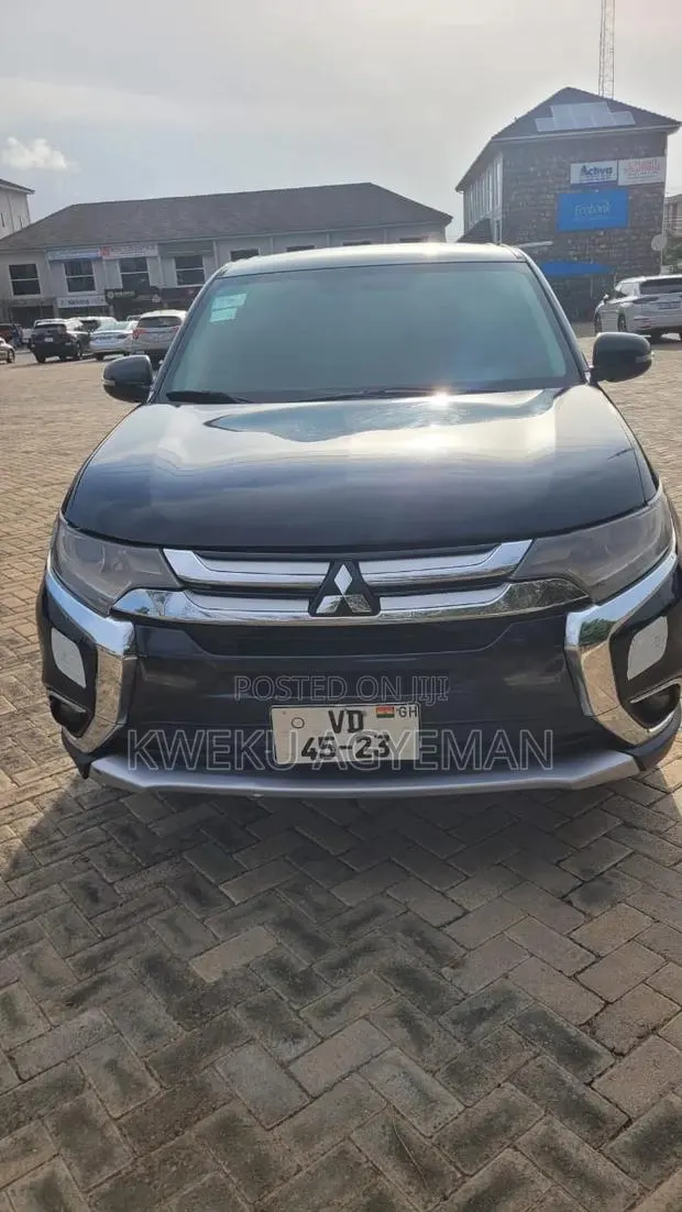 Mitsubishi Outlander SE FWD 2016 Black · Photo 1