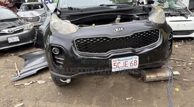 Kia Sportage 17-21 All Parts Available · Photo 1