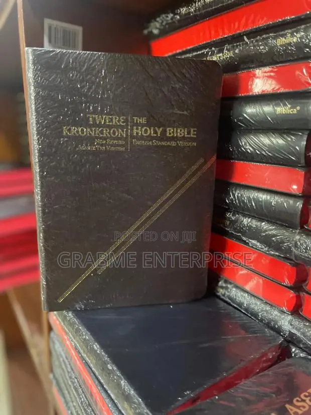 Twi and English Bible · Photo 1