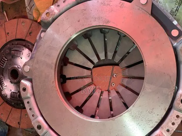 Toyota 2gd Pressure Plate · Photo 1