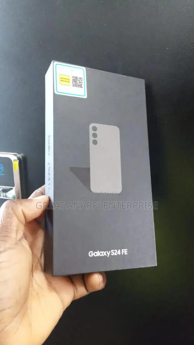 New Samsung Galaxy S24 FE 256 GB Black · Photo 1