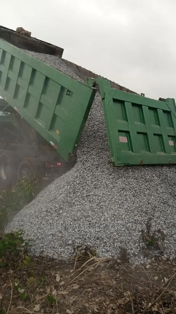 Chippings and Dust Suplyer · Photo 1