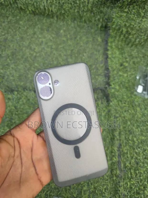 iPhone 16 Plus Translucent Mette Black Case · Photo 1