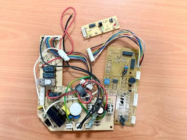 Trane Control Panel PCB (00e100055-00) for Cwhw07/09 · Photo 1