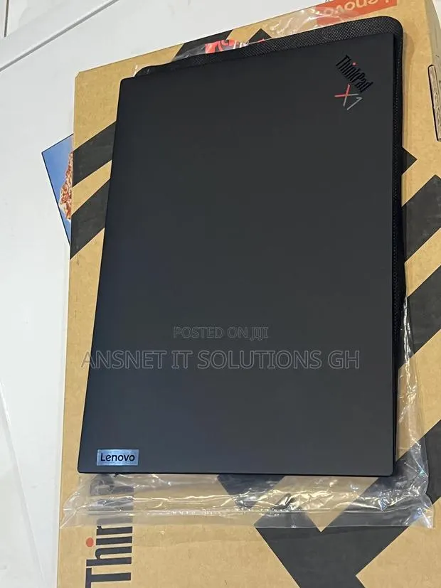 New Laptop Lenovo ThinkPad X1 Carbon 16GB Intel Core i7 SSD 512GB · Photo 1
