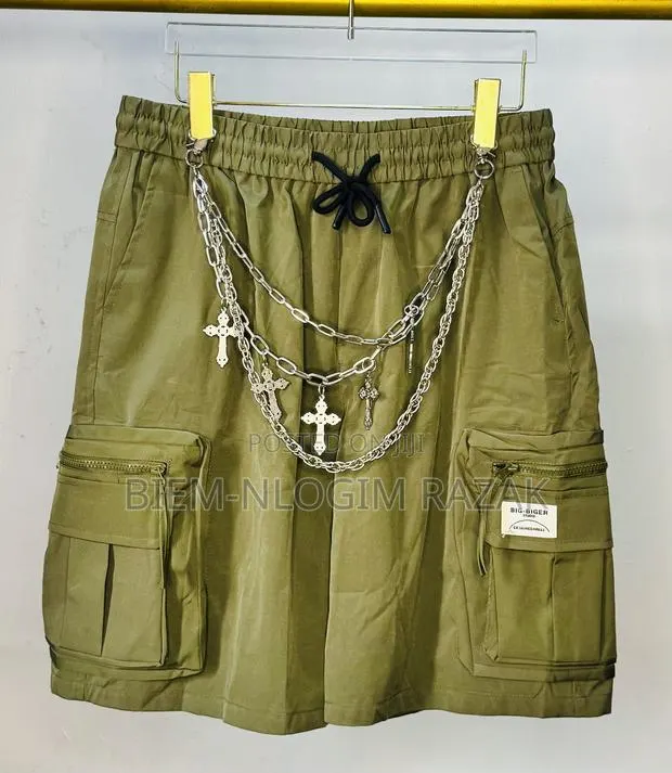 Quality Cargo Shorts Available in Stock Stock · Photo 1