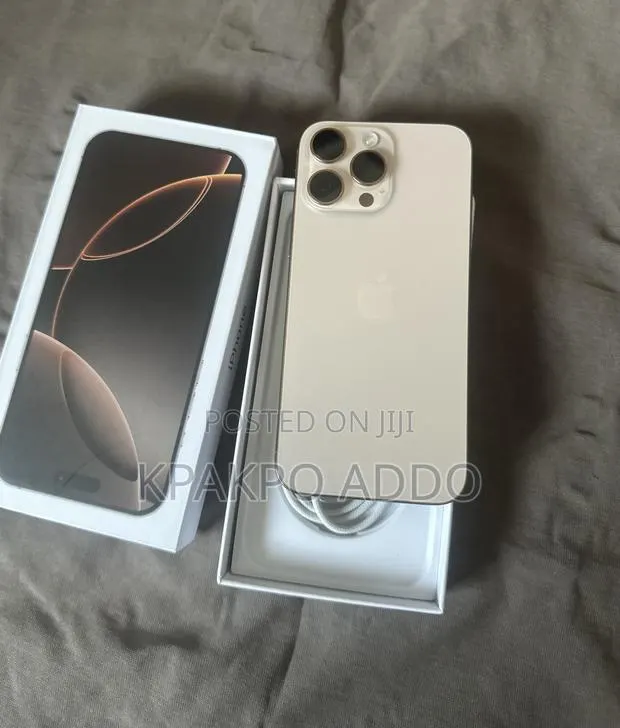 Apple iPhone 16 Pro Max 512 GB Gold · Photo 1