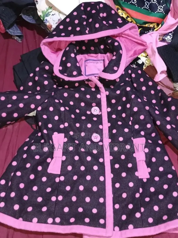 Kids Winter Coat in Size 4-5 Years in Good Condition · Photo 1