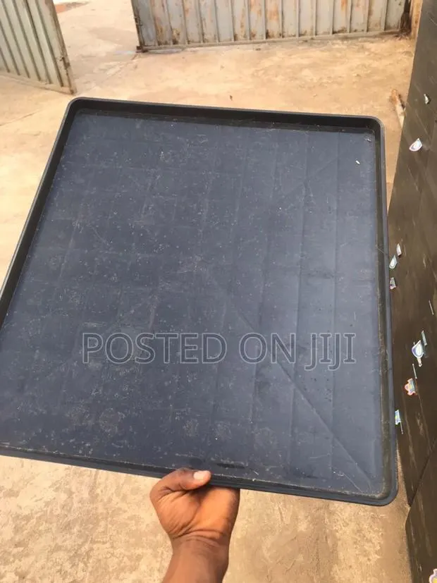 Waste Tray for Poultry · Photo 1