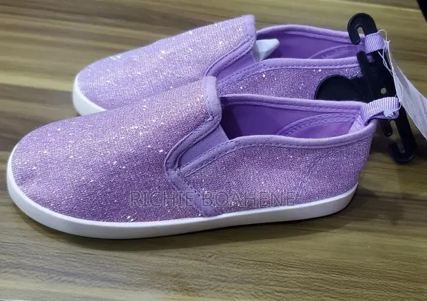 Girls Flat Sneaker Size 27 · Photo 1