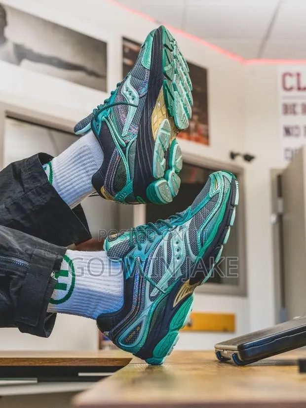 Affordable Sneakers - Saucony Progrid Style Runner – Teal/Black · Photo 1