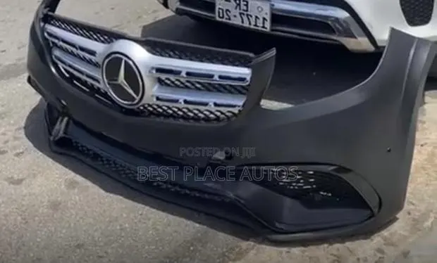 Mercedes Benz GLS 450 2018 Front Bumper · Photo 1