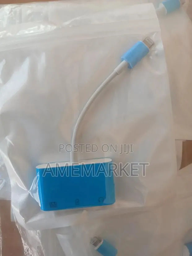 iPhone Sound Card Livestream Adapter – Lightning to Dual 3.5mm Audio · Photo 1