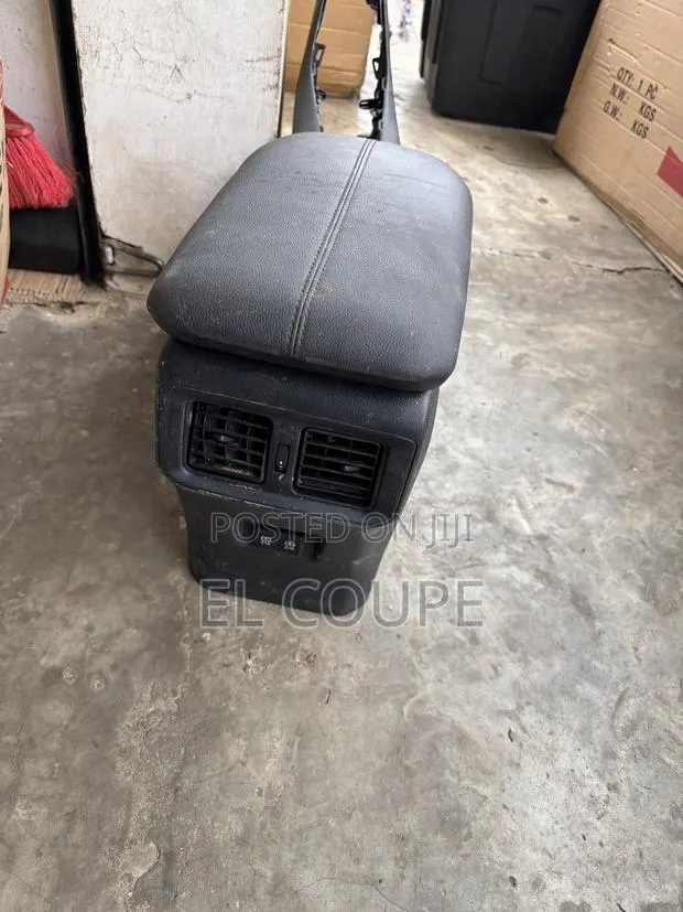 RAV4 Front Center Console 2019-2020-2021-2022-2023-2024-2025 · Photo 1