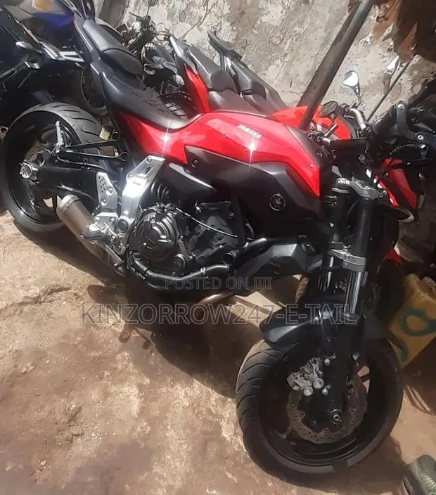 Yamaha FZ6 2021 Red · Photo 1