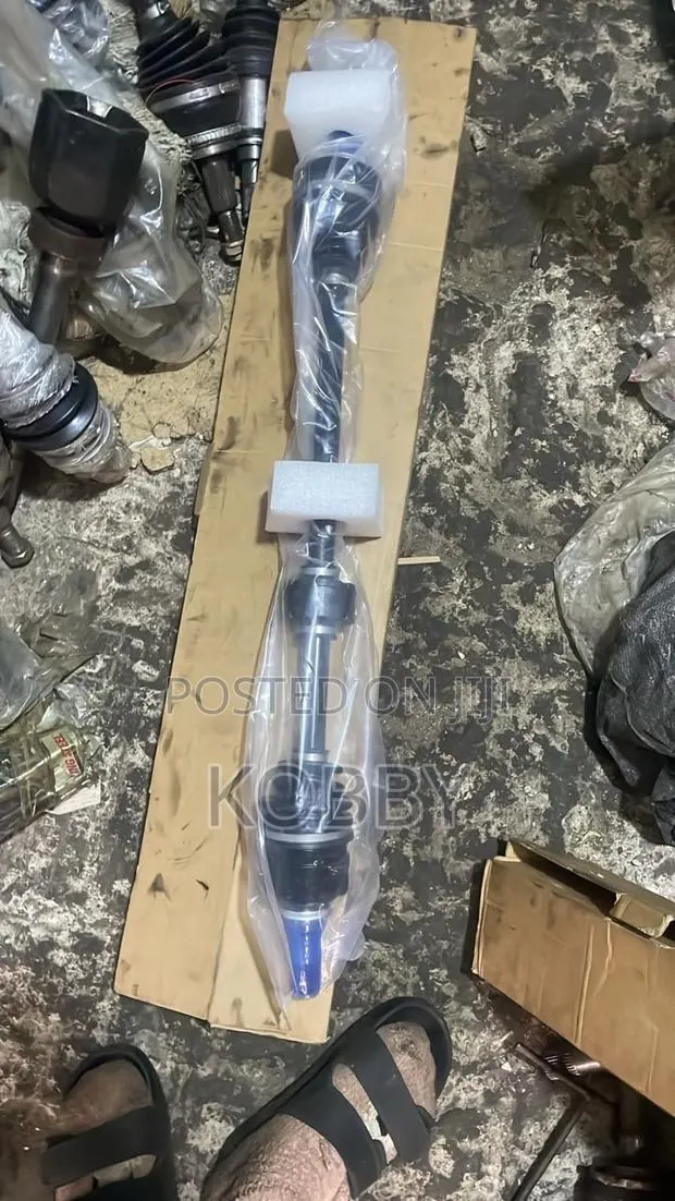 Outlander 2012-2013,2015,2016,2017,2018,2019 Drive Shaft / CV Axle · Photo 1