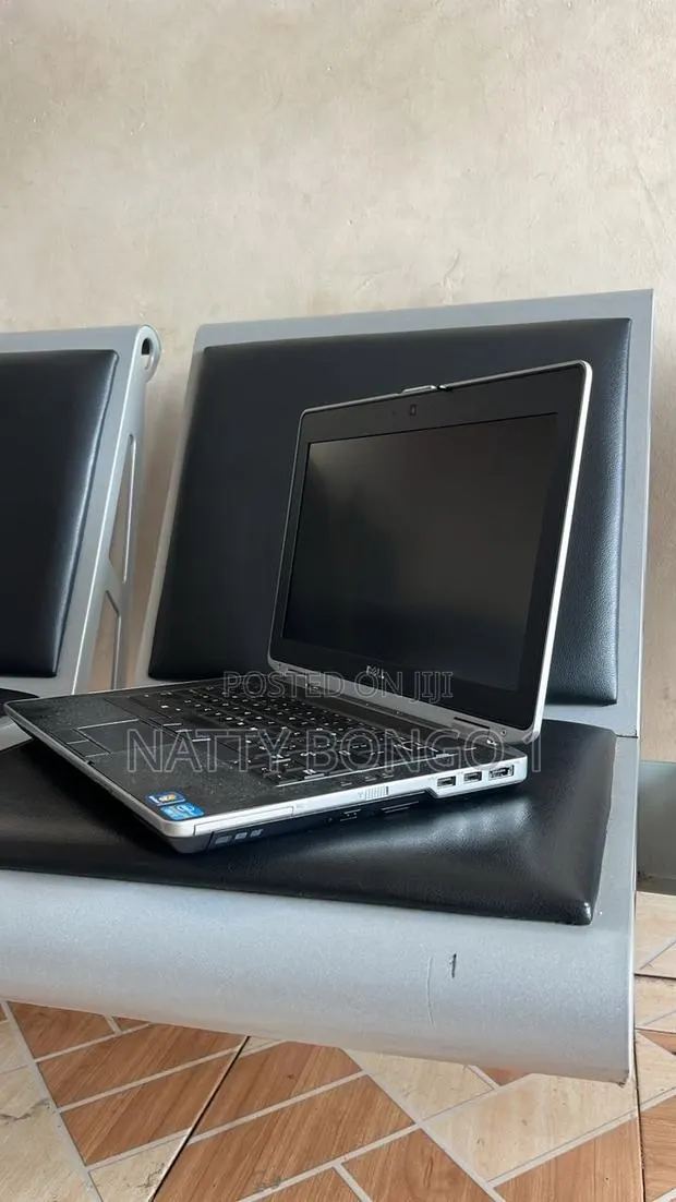 Laptop Dell Latitude E6430 4GB Intel Core i7 HDD 256GB · Photo 3