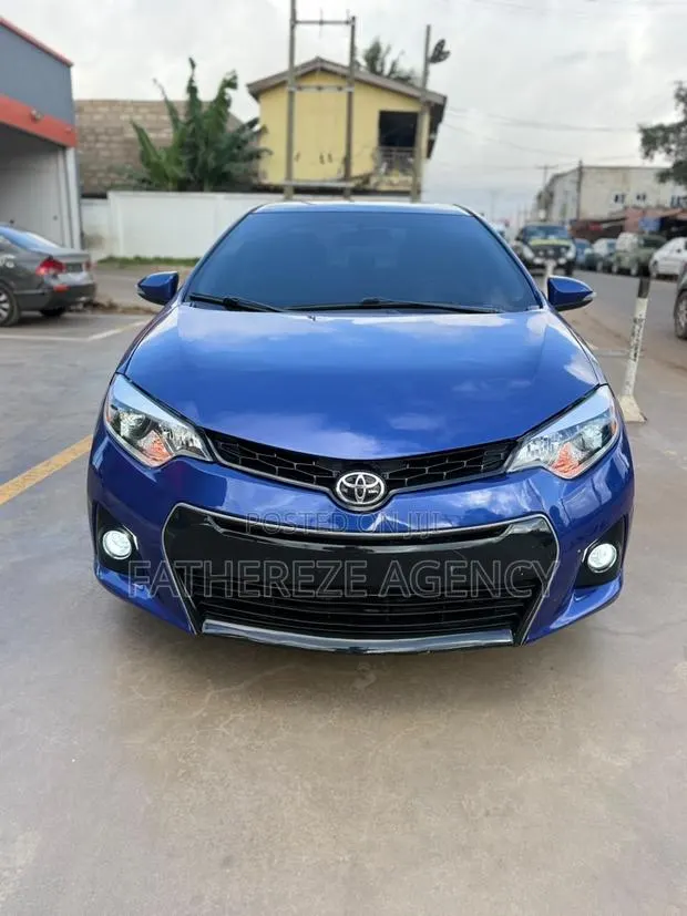 Toyota Corolla S 4dr Sedan (1.8L 4cyl CVT) 2015 Blue · Photo 1