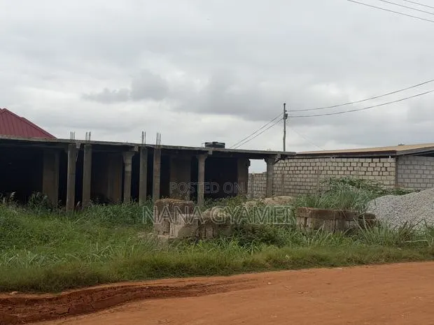 Uncompleted 5 Commercial Stores and 4 Bedroom Self Contained Buildings · Photo 2