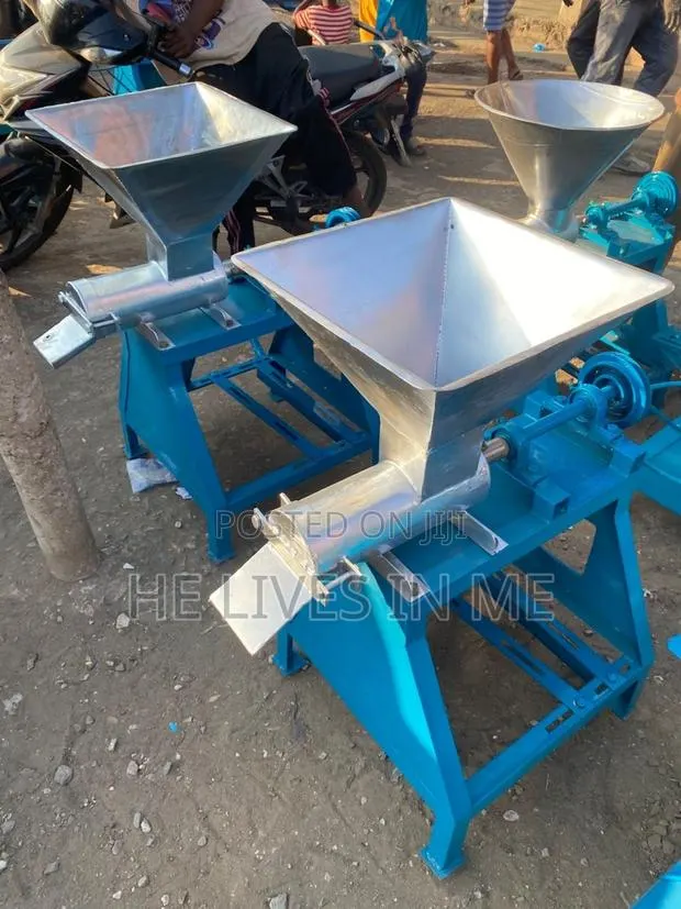 Grinder of Palm Fruits | Palm Nuts Grinder · Photo 1