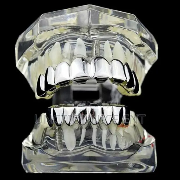 Hip Hop 8 Tooth Grills Teeth Caps White - Top Grills · Photo 1