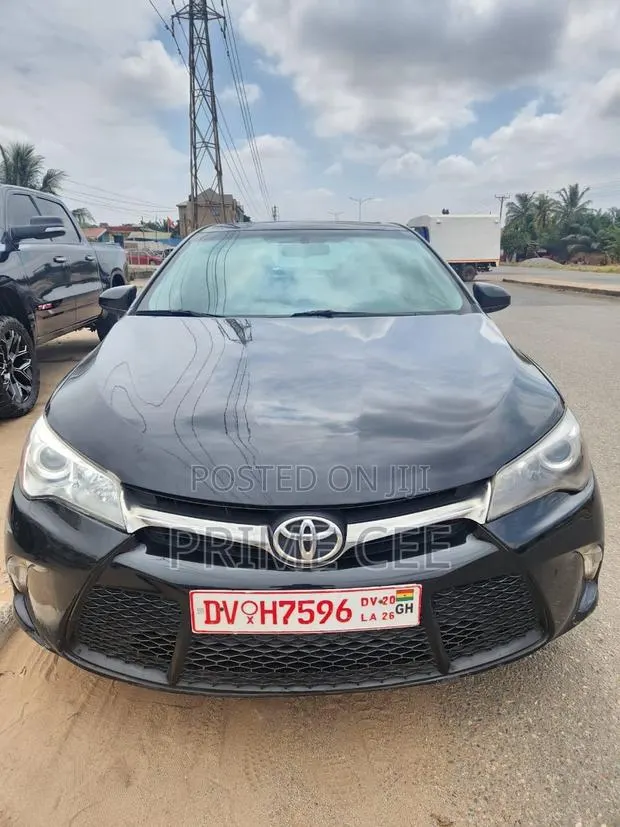 Toyota Camry 2017 Black · Photo 1